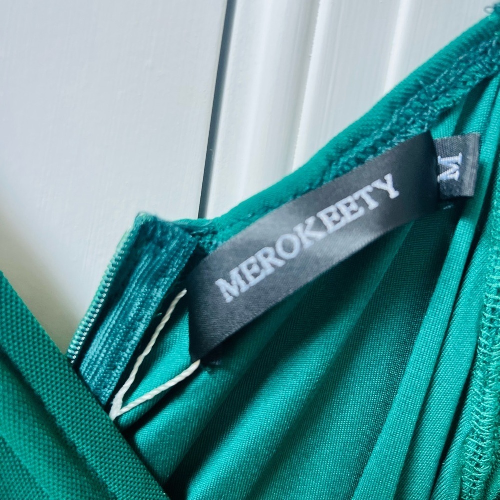 Elegant Green Long Sleeve Dress - Picture 3 of 5